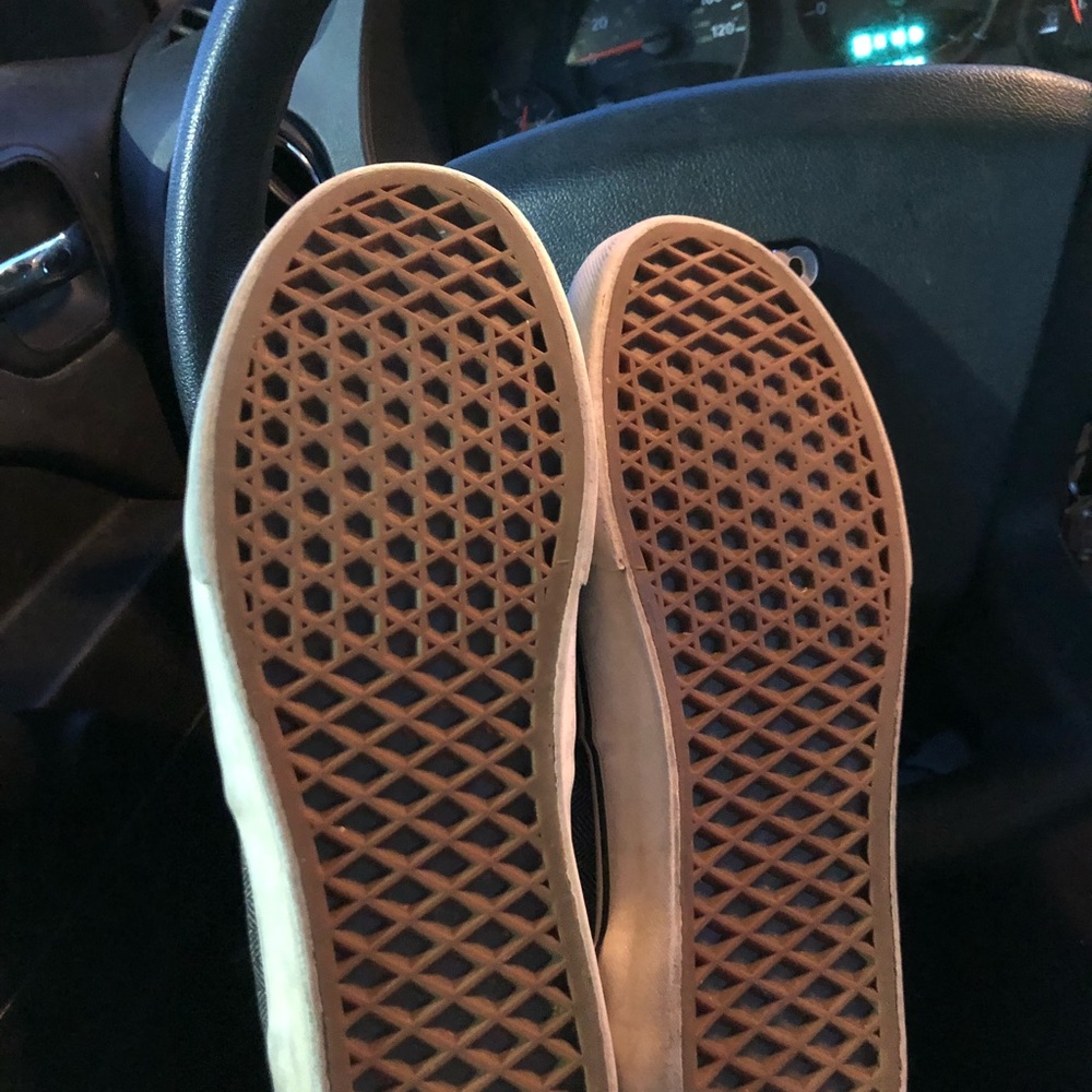 vans - Picture 2 of 4